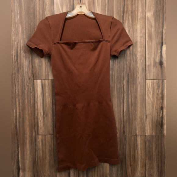 NEW Women’s Textured Mini Stretch BodyCon Brown Size M - Picture 7 of 7